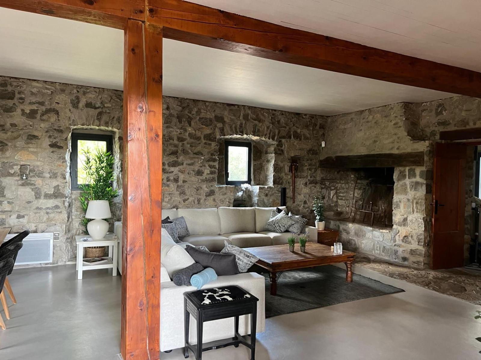Luxurious Family House With Pool In Ardeche. Villa Les Vans Ngoại thất bức ảnh
